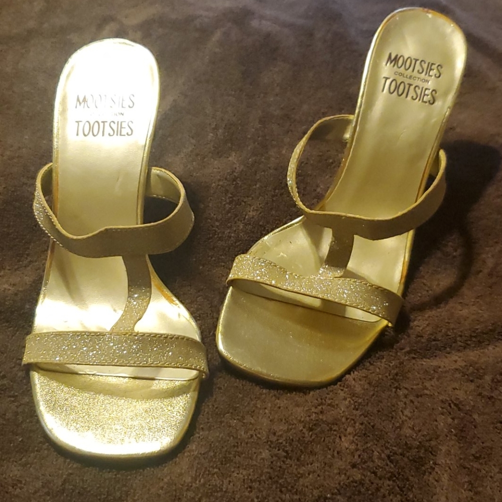 Mootsies collection Tootsies gold shoes